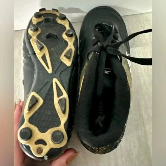 Runic Soccer Futbol Cleats Size 1.5 Youth Black Gold Unisex Low Top Lace Up - Picture 5 of 12